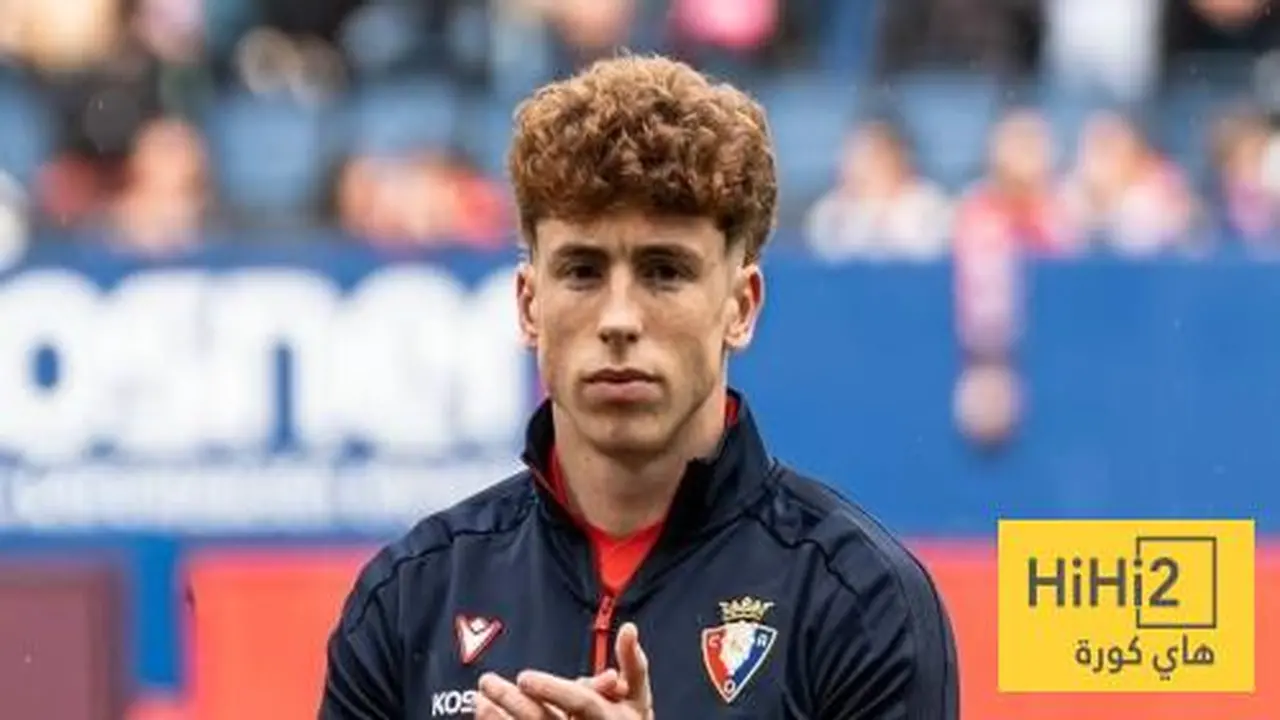 ريال مدريد يدرس إعادة لاعبه السابق بعد دخول برشلونة في سباق الصفقة